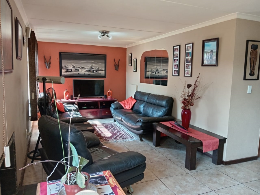 3 Bedroom Property for Sale in Witpoortjie Gauteng