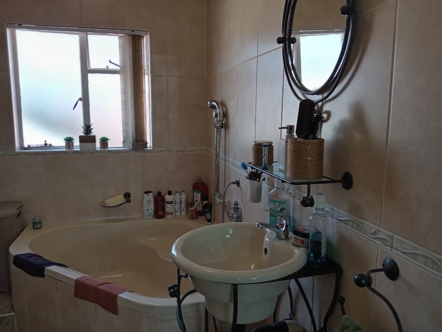 3 Bedroom Property for Sale in Witpoortjie Gauteng