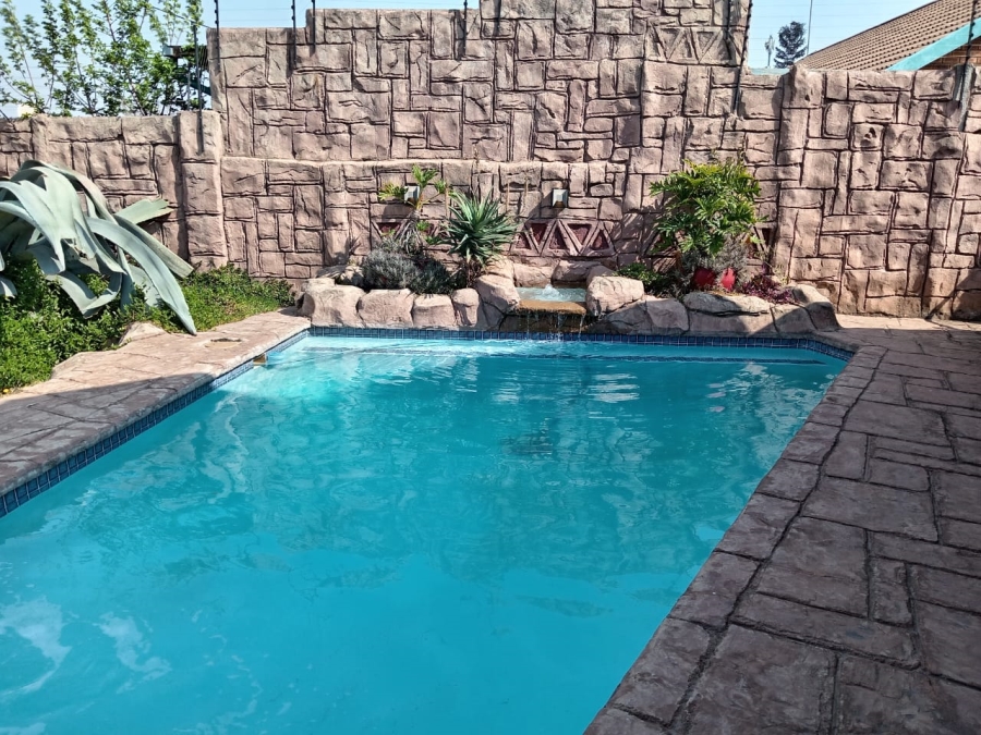 3 Bedroom Property for Sale in Witpoortjie Gauteng