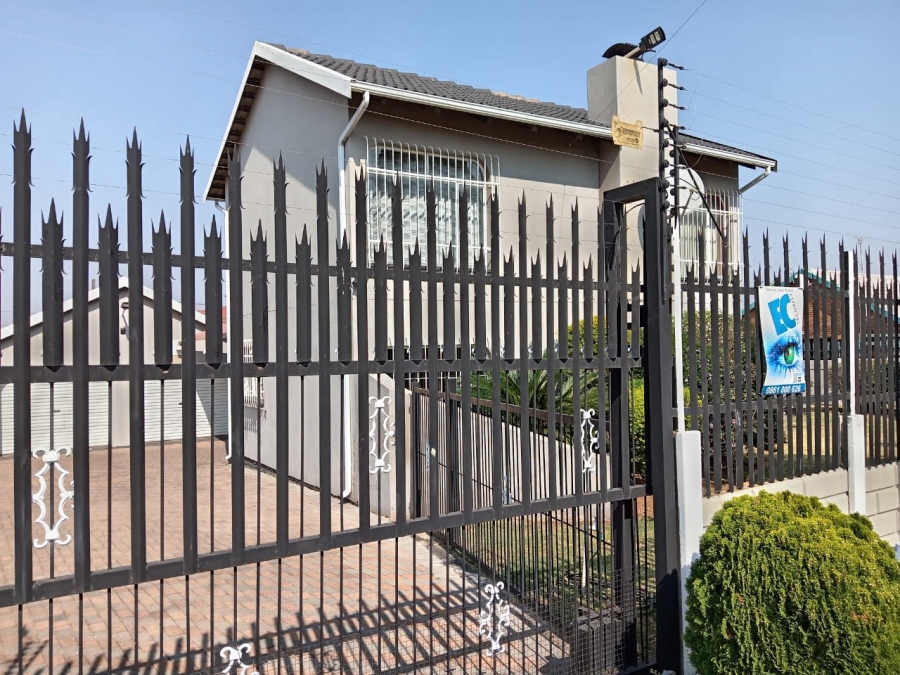3 Bedroom Property for Sale in Witpoortjie Gauteng