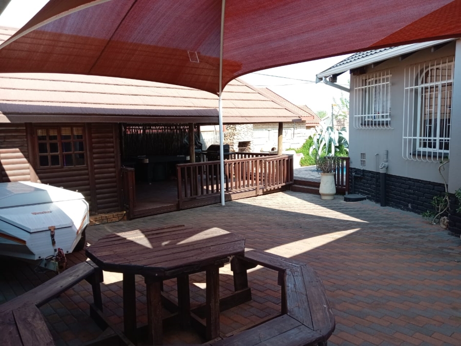 3 Bedroom Property for Sale in Witpoortjie Gauteng