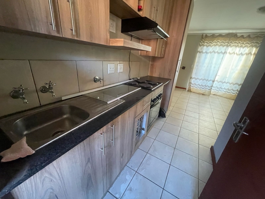 To Let 2 Bedroom Property for Rent in Lotus Gardens Gauteng