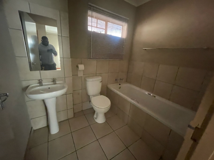 To Let 2 Bedroom Property for Rent in Lotus Gardens Gauteng