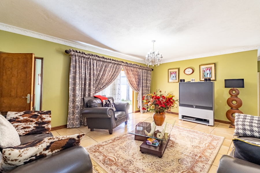 4 Bedroom Property for Sale in Willow Acres Gauteng
