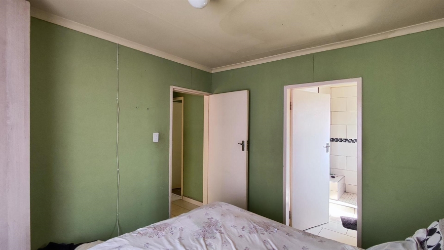 3 Bedroom Property for Sale in Windmill Park Gauteng