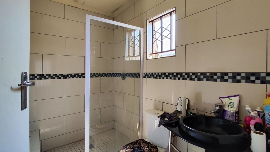 3 Bedroom Property for Sale in Windmill Park Gauteng