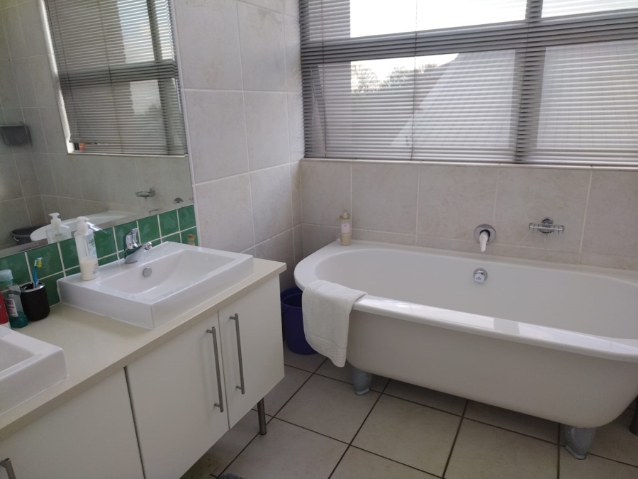To Let 3 Bedroom Property for Rent in Morningside Gauteng