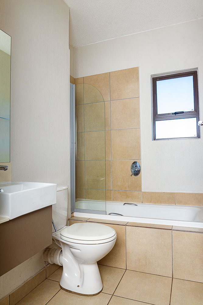 2 Bedroom Property for Sale in Broadacres Gauteng