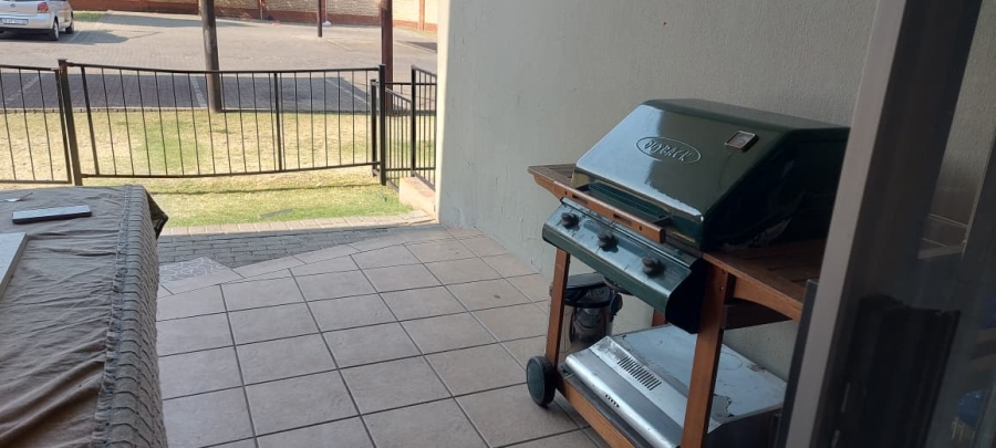 2 Bedroom Property for Sale in Comet Gauteng