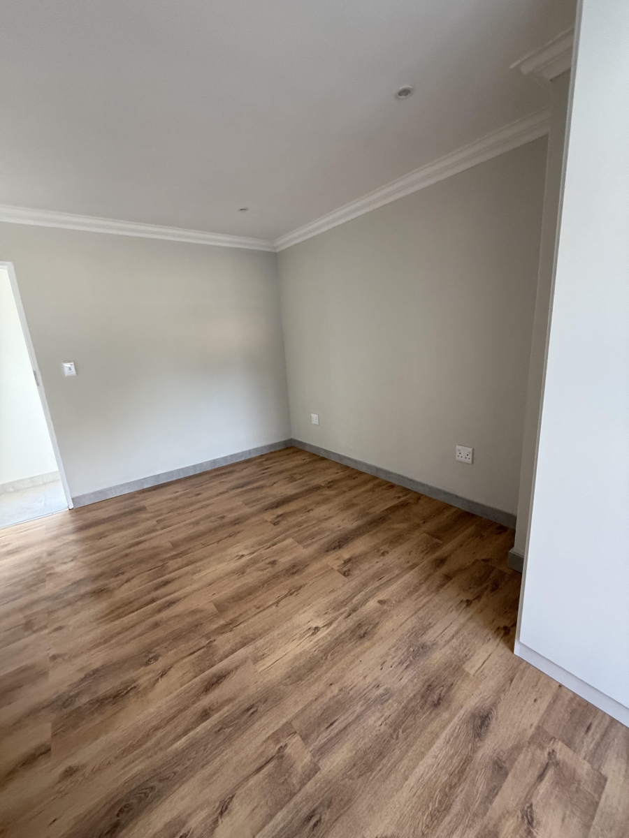 4 Bedroom Property for Sale in Wierda Park Gauteng