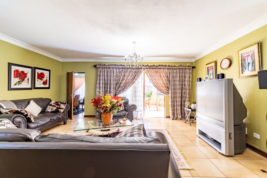 To Let 4 Bedroom Property for Rent in Willow Acres Gauteng