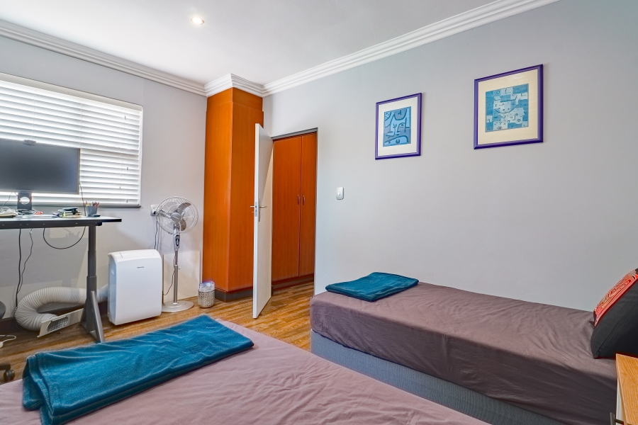 To Let 4 Bedroom Property for Rent in Silver Lakes Golf Estate Gauteng
