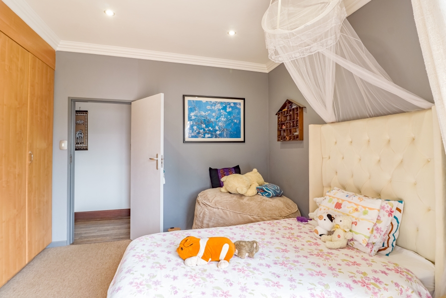 To Let 4 Bedroom Property for Rent in Silver Lakes Golf Estate Gauteng
