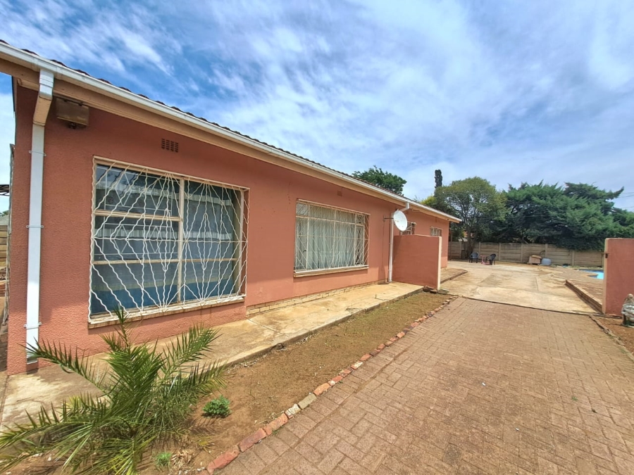 3 Bedroom Property for Sale in Sonland Park Gauteng