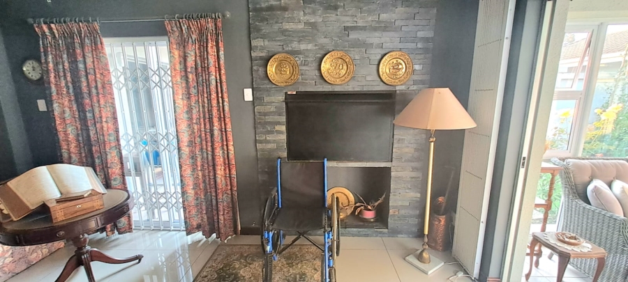 2 Bedroom Property for Sale in Three Rivers Gauteng