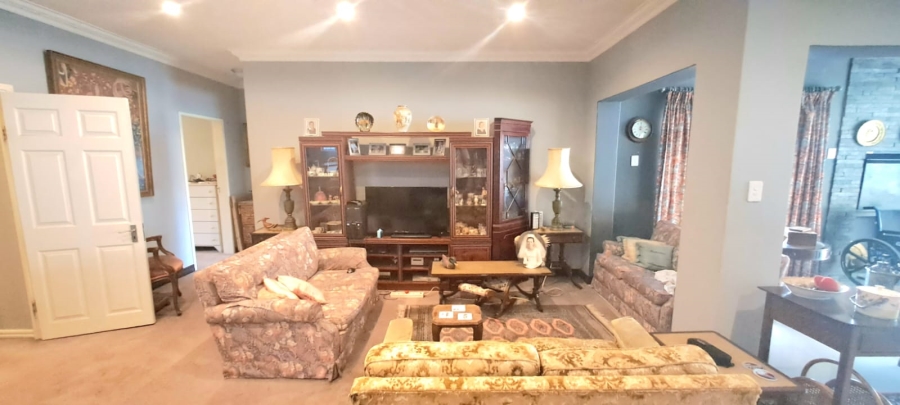 2 Bedroom Property for Sale in Three Rivers Gauteng