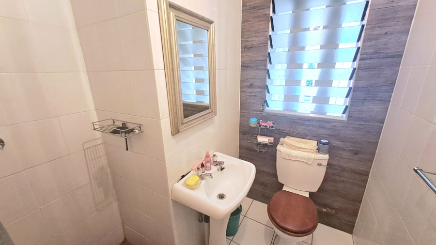 2 Bedroom Property for Sale in Three Rivers Gauteng