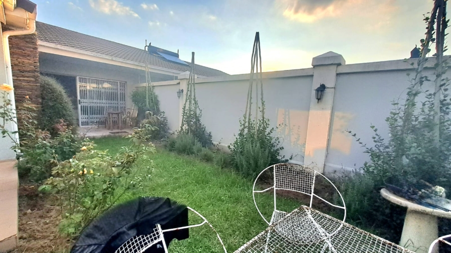 2 Bedroom Property for Sale in Three Rivers Gauteng