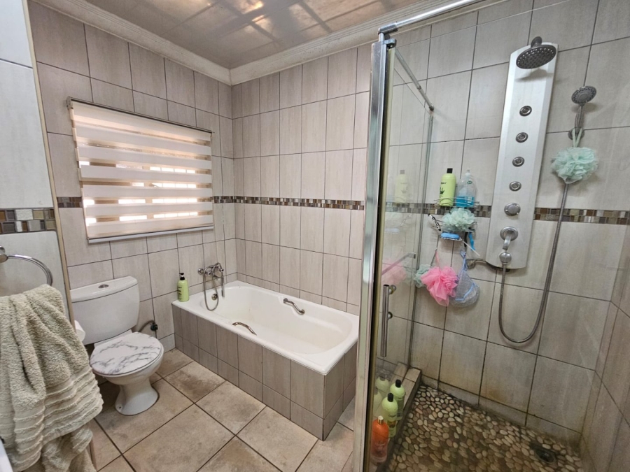 3 Bedroom Property for Sale in Three Rivers Gauteng