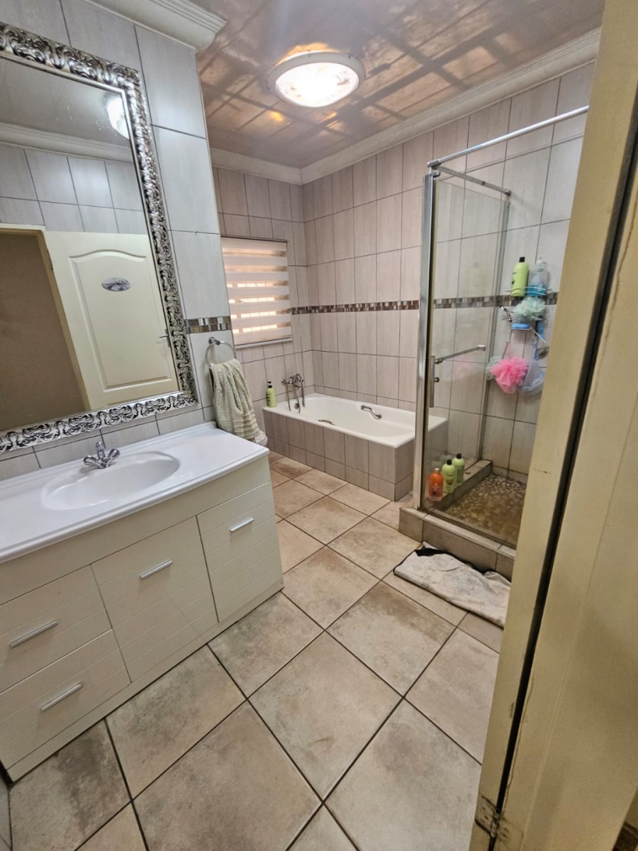 3 Bedroom Property for Sale in Three Rivers Gauteng