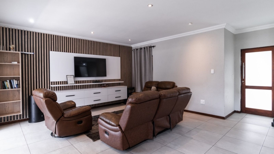 3 Bedroom Property for Sale in Helderwyk Gauteng