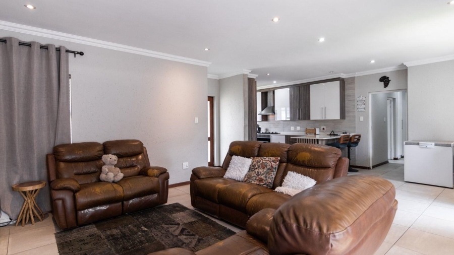 3 Bedroom Property for Sale in Helderwyk Gauteng