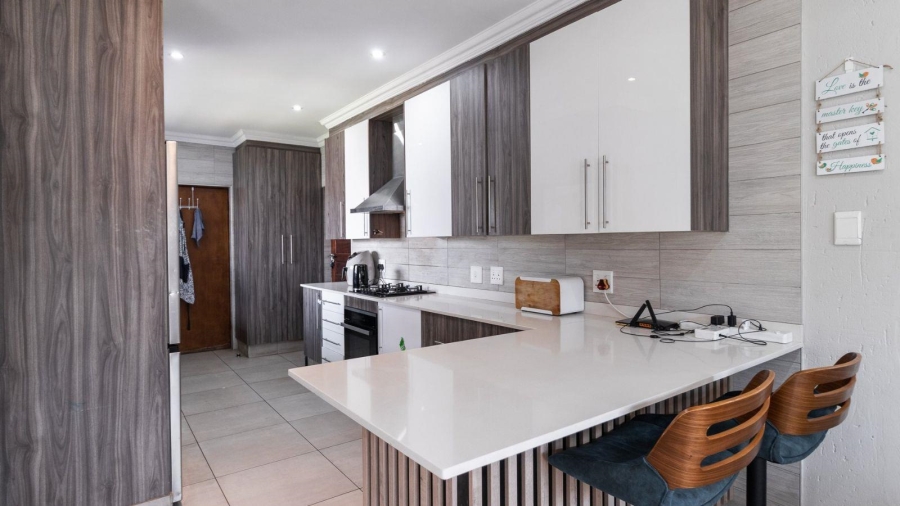 3 Bedroom Property for Sale in Helderwyk Gauteng