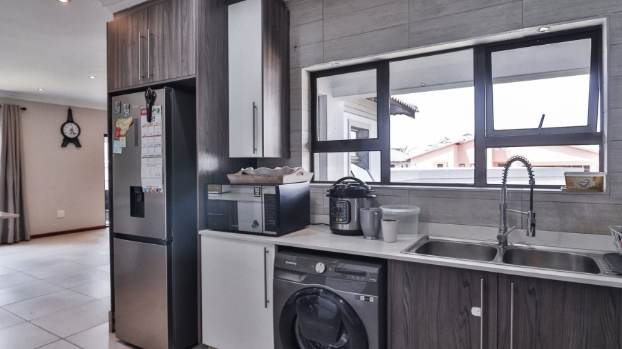 3 Bedroom Property for Sale in Helderwyk Gauteng