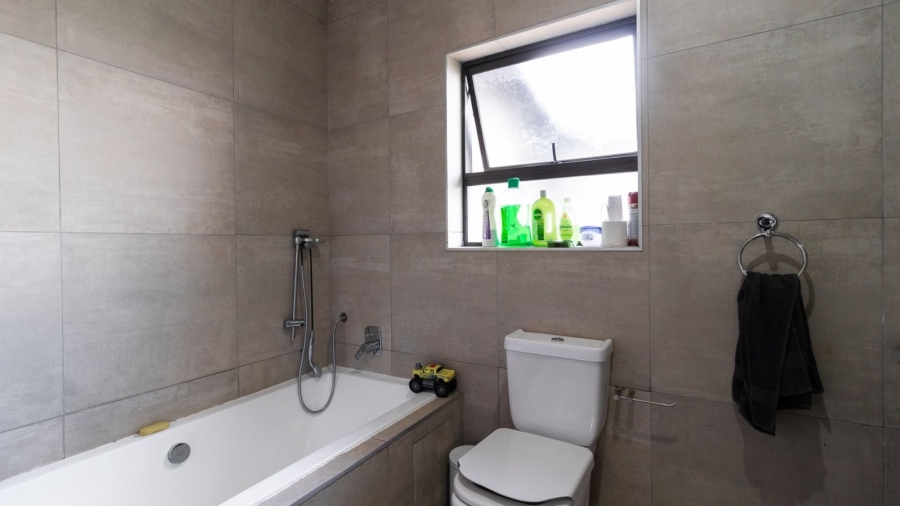 3 Bedroom Property for Sale in Helderwyk Gauteng