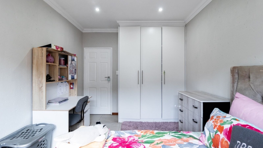 3 Bedroom Property for Sale in Helderwyk Gauteng
