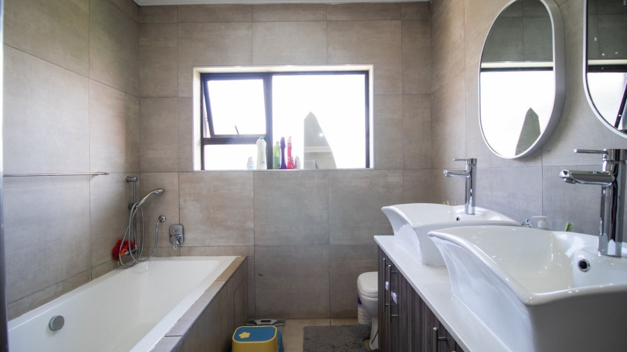 3 Bedroom Property for Sale in Helderwyk Gauteng