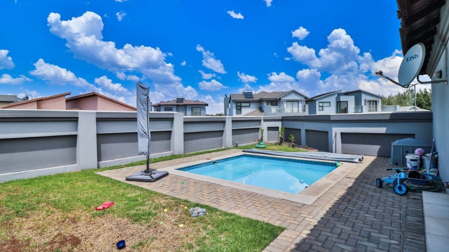 3 Bedroom Property for Sale in Helderwyk Gauteng