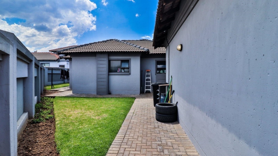 3 Bedroom Property for Sale in Helderwyk Gauteng