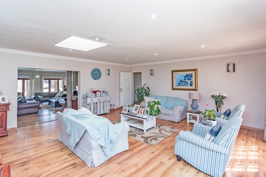 7 Bedroom Property for Sale in Greenhills Gauteng