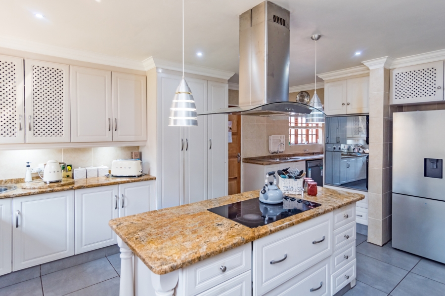 7 Bedroom Property for Sale in Greenhills Gauteng