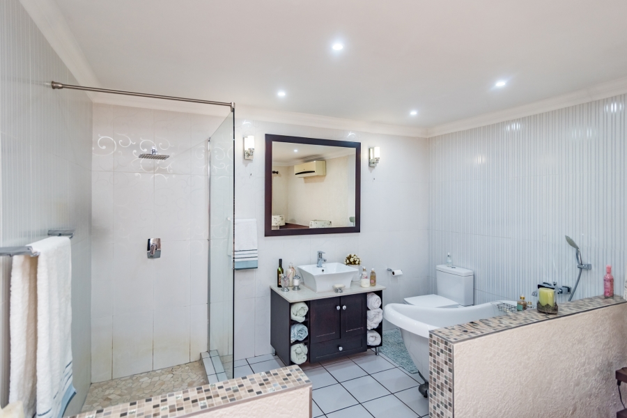 7 Bedroom Property for Sale in Greenhills Gauteng