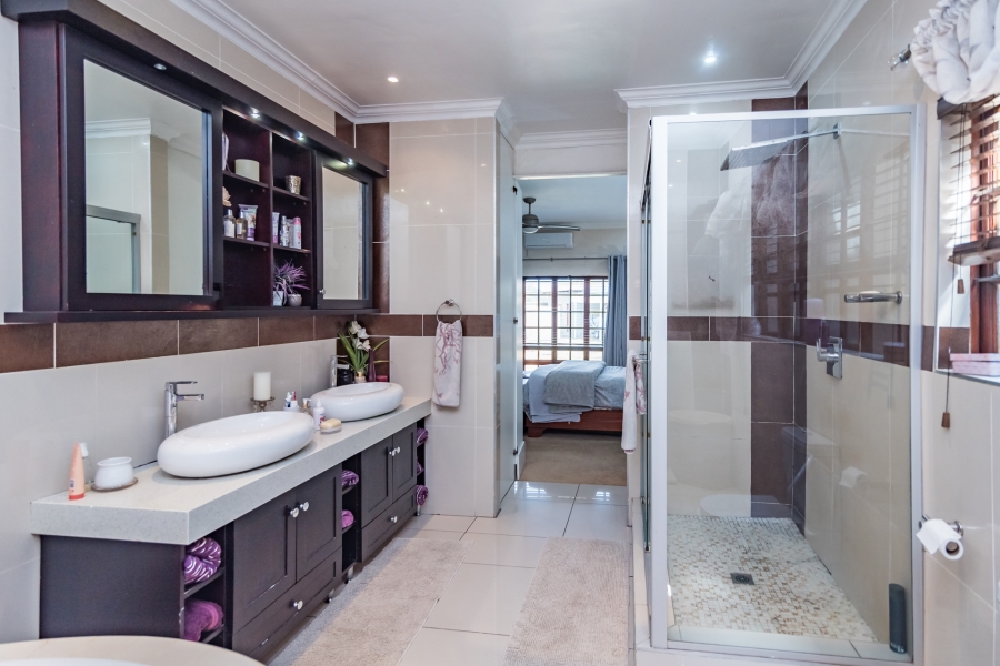 7 Bedroom Property for Sale in Greenhills Gauteng