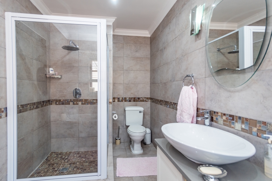 7 Bedroom Property for Sale in Greenhills Gauteng