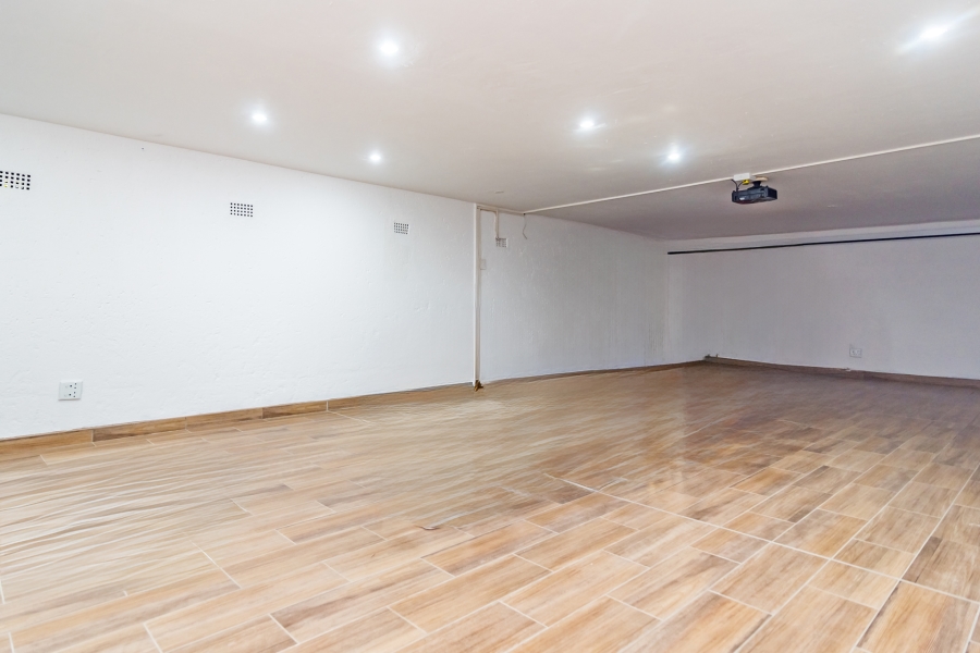 7 Bedroom Property for Sale in Greenhills Gauteng