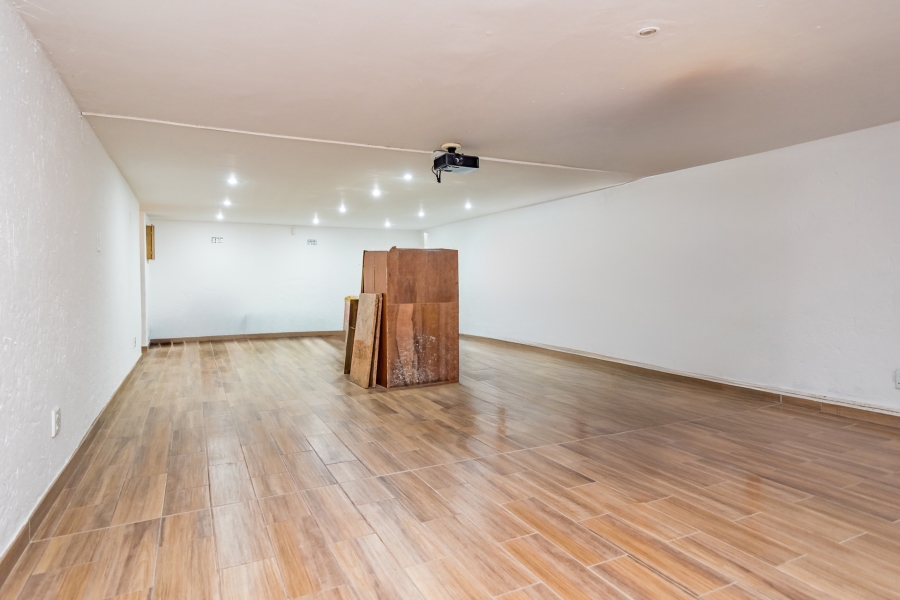 7 Bedroom Property for Sale in Greenhills Gauteng