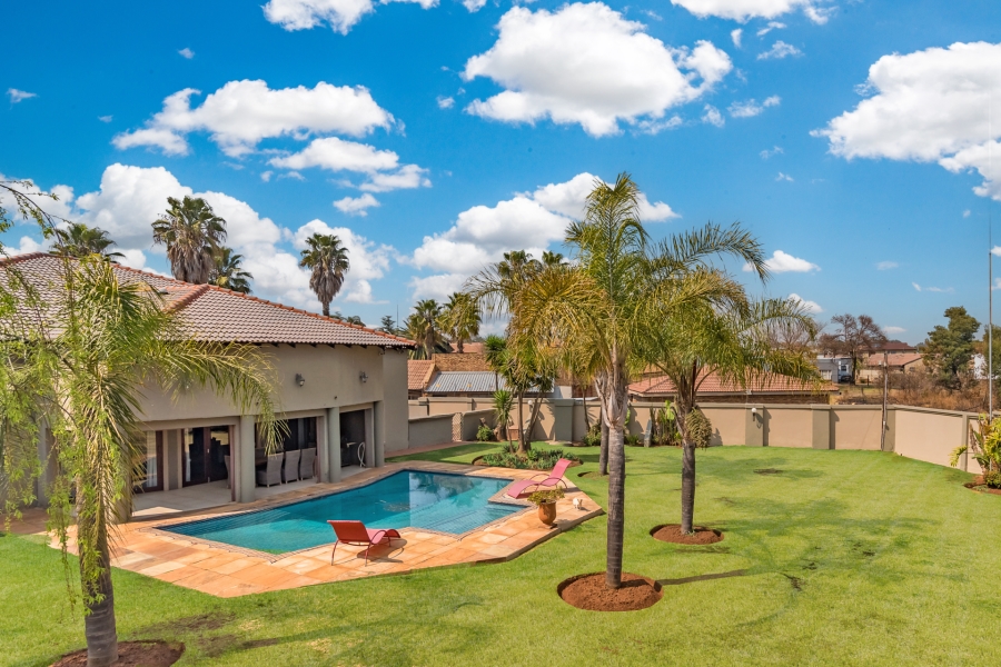 7 Bedroom Property for Sale in Greenhills Gauteng