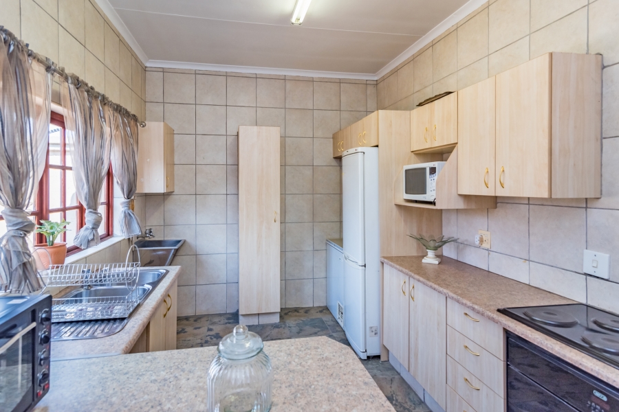 7 Bedroom Property for Sale in Greenhills Gauteng