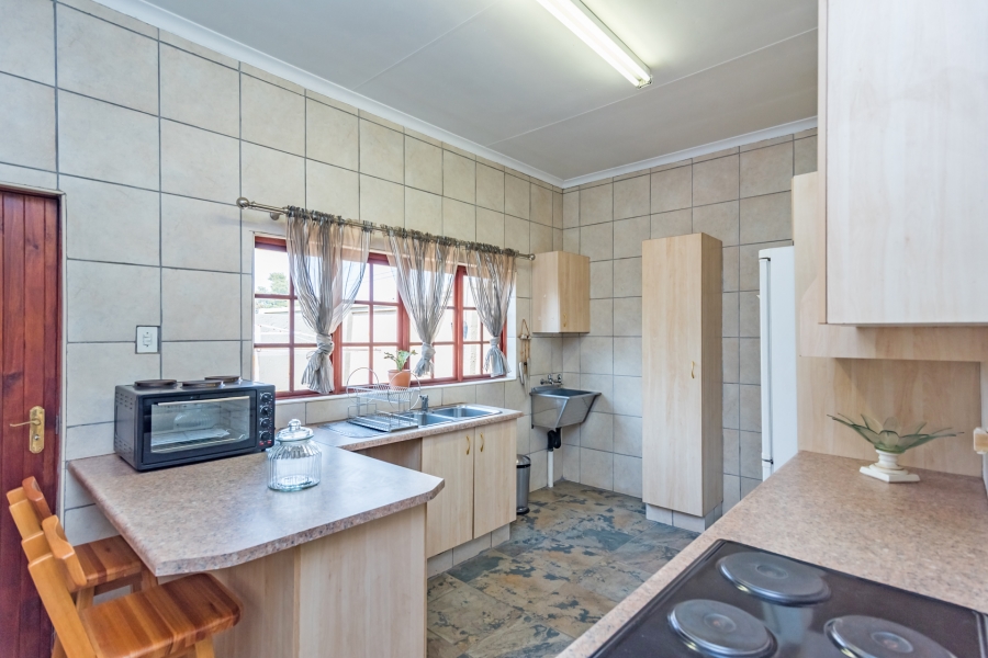 7 Bedroom Property for Sale in Greenhills Gauteng