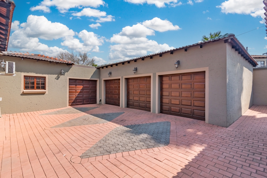 7 Bedroom Property for Sale in Greenhills Gauteng