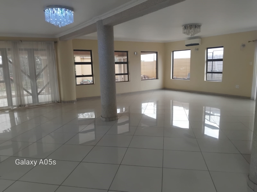 10 Bedroom Property for Sale in Proclamation Hill Gauteng