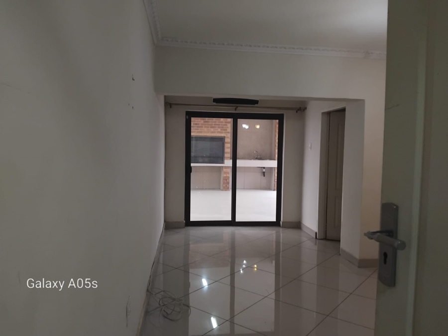 10 Bedroom Property for Sale in Proclamation Hill Gauteng