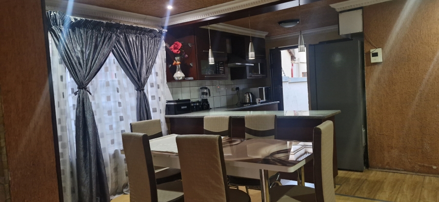To Let 2 Bedroom Property for Rent in Mahube Valley Gauteng