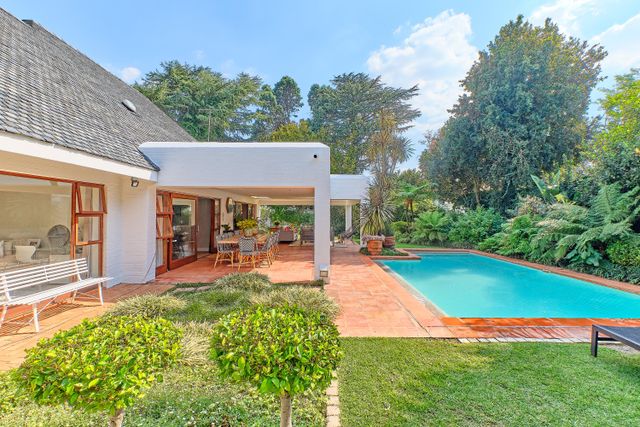 4 Bedroom Property for Sale in Atholl Gauteng