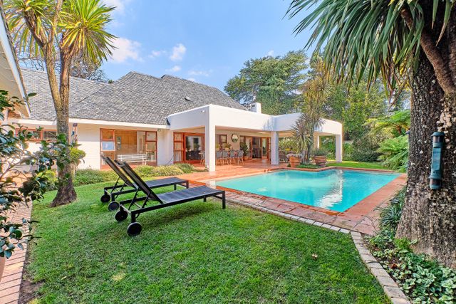 4 Bedroom Property for Sale in Atholl Gauteng