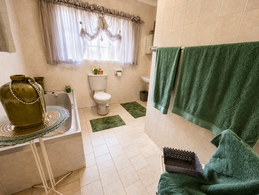 3 Bedroom Property for Sale in Vanderbijlpark SE 4 Gauteng